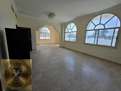 فيلا عائلية للإيجار في الشرقان مساحات واسعة وتشطيب جاهز وتوزيع عملي على طابقين مع موقع هادئ يوفر الراحة وسهولة الوصول إلى الخدمات تشطيب حديث