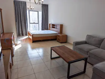 Furnished Studio spacious bright and ready to move