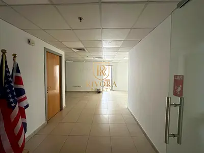 OFFICE I WITH PANTRY AND TOILET I SPACIOUS