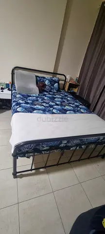 Metal queen Bed Frame with Mattress - Good Condition
