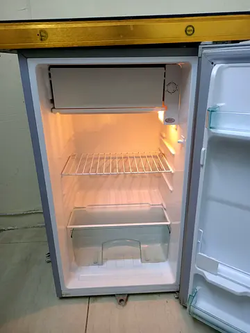 Compact single-door refrigerator with freezer - good working condition
