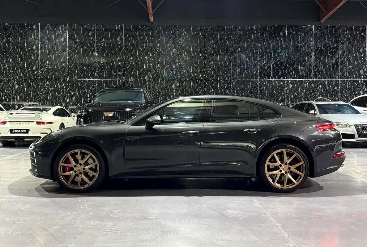 Porsche Panamera 2025
