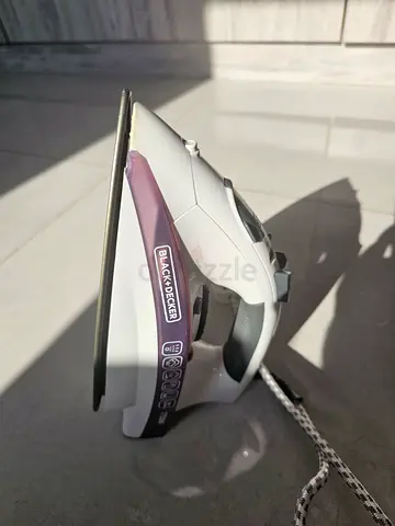 Black Decker Steam Iron - Good Working Condition little burnt.