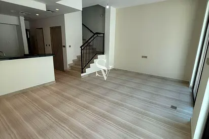 Landscaped | Unfurnished | Community View