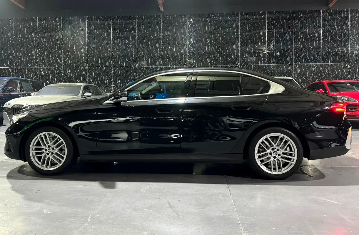BMW 5-Series 2026