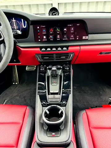 2025 Porsche 911 — миниатюра 16