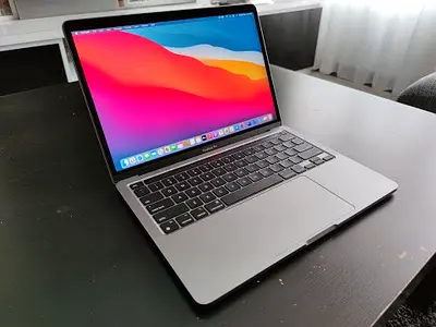 MacBook Pro 13-inch (Apple M1 2020) 8GB/256GB - Excellent Condition