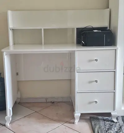 Modern White Study Desk / Home Office Workstation