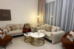 Canal &amp; Burj Views | Luxury Furniture | Jacuzzi