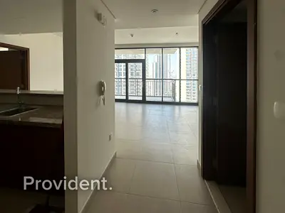 Spacious Unit | 1 Bed 2 Bath | Prime Location