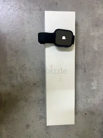 Apple Watch series 8 45 mm wifi (with original box) - good working condition
