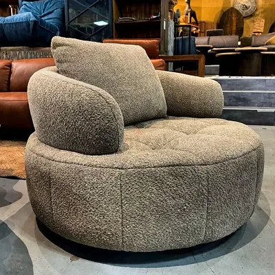 Round Swivel Lounge Chair in Bouclé Fabric — Comfortable Accent