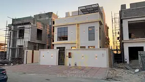 A bargain price including registration and ownership fees: a two-story villa with a rooftop terrace,