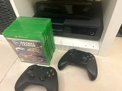 Xbox One console bundle with 2 controllers, Kinect and 10 games