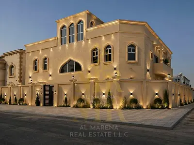 Attractive price, negotiable: 12 master bedrooms with 2 kitchens, built-up area 8500 sq ft
