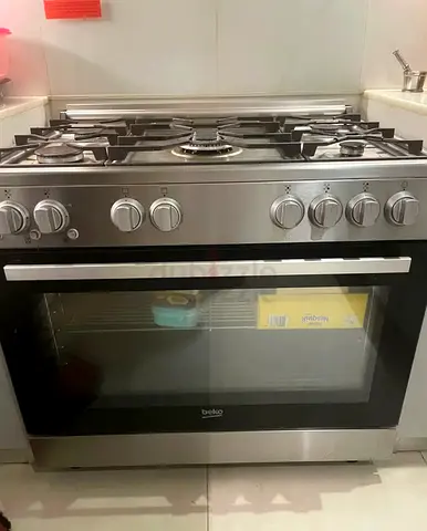 Stainless Steel 5-Burner Gas Cooker with Oven - Beko