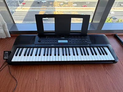 Yamaha PSR E273 piano/ keyboard with stand and stool for sale