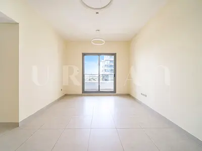 Large Layout | Mid Floor | Multiple Cheques