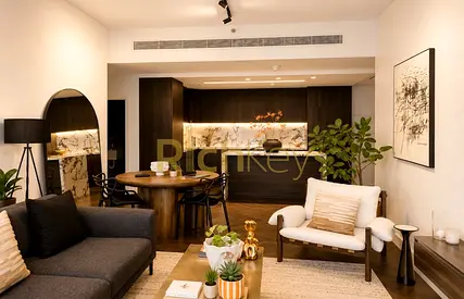 Quality Furniture | Upgraded | High Floor