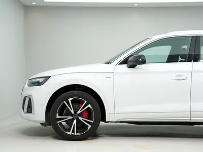 GCC specs LOW MILEAGE Audi Q5 S line Quattro-2