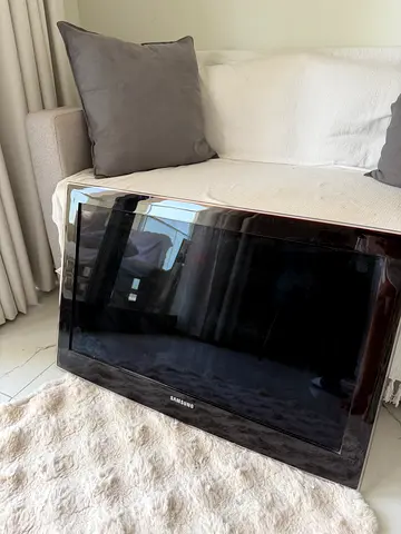 Samsung 32” Full HD LED Smart TV for SALE