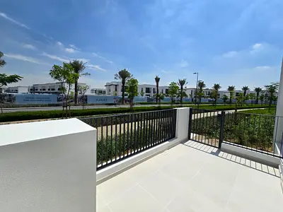 4BR Triplex | Single Row | Near Pool & Park