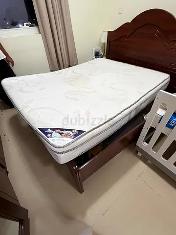 160 x 200 Medicated + Foam Top Mattress (Excellent Condition)