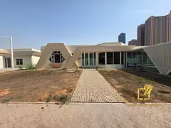 Huge Backyard | 4 bed + Maid's | Shared Pool &amp; Gym
