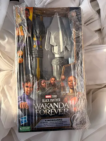 Marvel Black Panther Wakanda Forever Kingsguard FX Spear Toy.