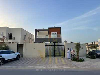 بالمويهات ١ فيلا زاوية شارعين علي مساحة 5700 قدم مربع مجلس وصاله ملحق خارجي منفصل 5 غرف السعر شامل كهرباء ومياه ومكيفات