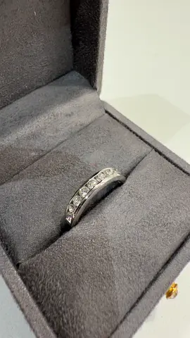 White Gold Diamond Ring 1 carat - Brand new