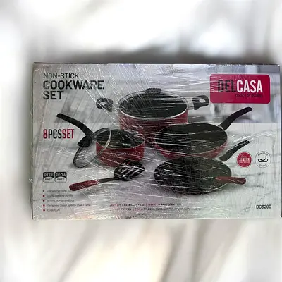Del Casa 8-piece Non-stick Cookware Set - Red (New, Sealed)