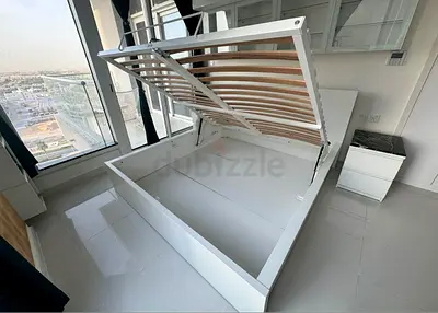 Ikea Hydraulic Queen size 160×200 bed with mattress available in perfect condition