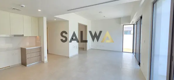 CORNER UNIT | WALKABLE DISTANCE TO GYM & POOL