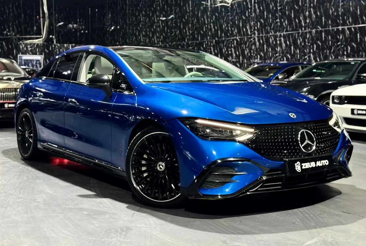 مرسيدس-بنز إي كيو إي 2023
