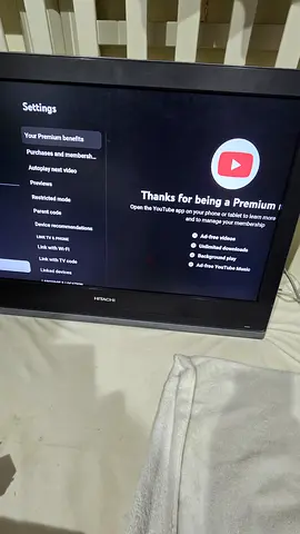 HITACHI TV ( not smart )