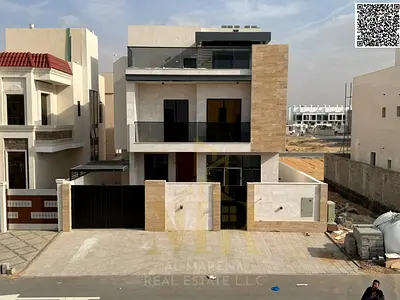 A golden opportunity: a villa on a street and alley, two floors and a roof, with a modern design and a luxurious roof, at a negotiable price. Freehold