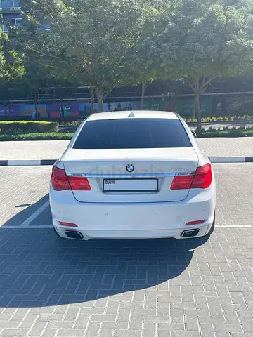BMW 7-Series 740Li 2010 GCC Specs - Luxury Performance