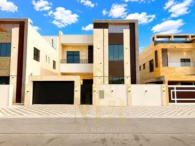 Direct from the owner: Two floors and a rooftop with elevator - Price includes everything - Freehold ownership for all nationalities and inheritable -