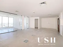Fitted/ Unfurnished/ Upgraded Floor/ Vacant