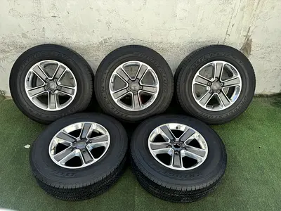 5x original 18” rims and tyres for Jeep