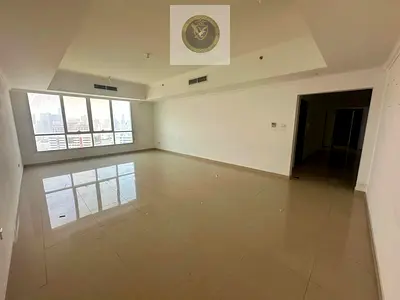 شقة واسعة ومميزة بغرفتي نوم للإيجارمع باركن بلكون خاصة وخزائن حائط وغرفة خادمة وتقع في موقع استراتيجي بالقرب من جميع المرافق والخدمات
