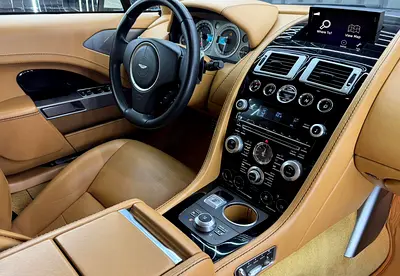 2012 Aston Martin RAPIDE 照片 15