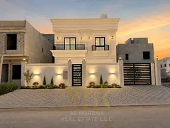 Villa for sale in a prime location with a large setback, including registration and ownership fees,