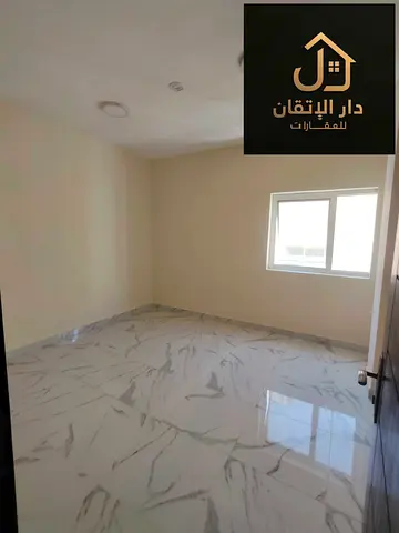 فرصة ذهبية للإيجار شقة غرفة وصالة منطقة البوطينة سعر ممتاز بناية جديدة  يوجد تكيف مركزي