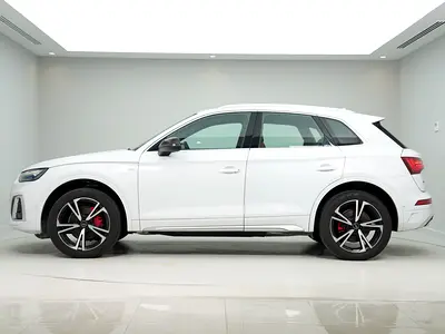 GCC specs LOW MILEAGE Audi Q5 S line Quattro-1