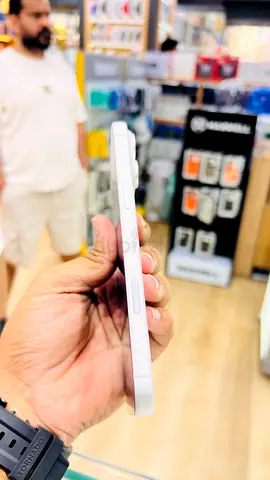 5month Used White iPhone 17PROMAX Good Condition, Single SIM and esim