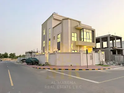 فيلا زاوية مع روف شامل رسوم التسجيل و التمليك عدد6 غرف ماستر و مجلس و 2 صالة تملك حر جاهزة للسكن