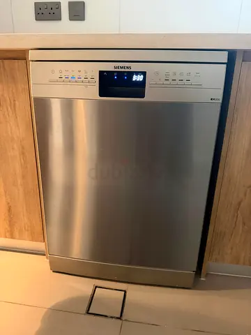 SIEMENS IQ300 Dishwasher three raks like New