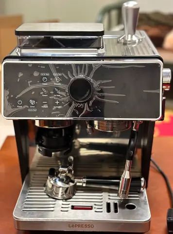 LePESSO Espresso Machine with Steam Wand - Good Working Condition